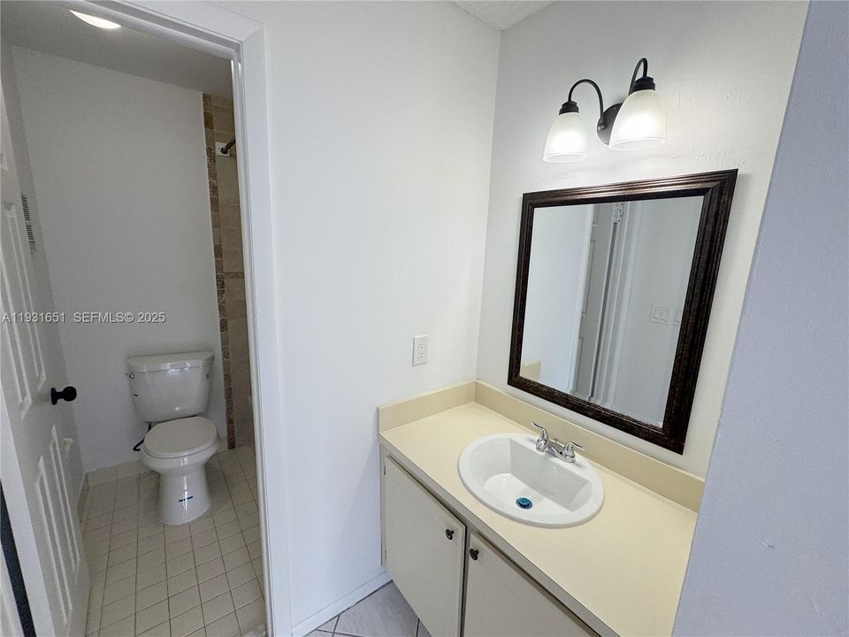 For Rent: $2,900 (3 beds, 2 baths, 1212 Square Feet)