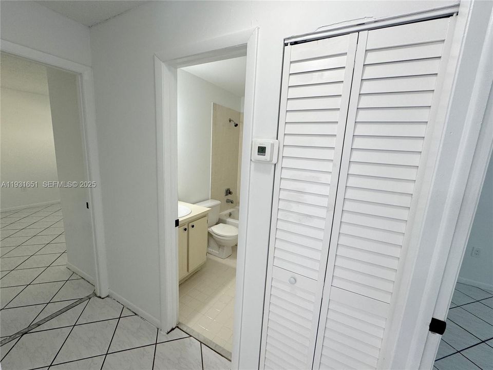 For Rent: $2,900 (3 beds, 2 baths, 1212 Square Feet)