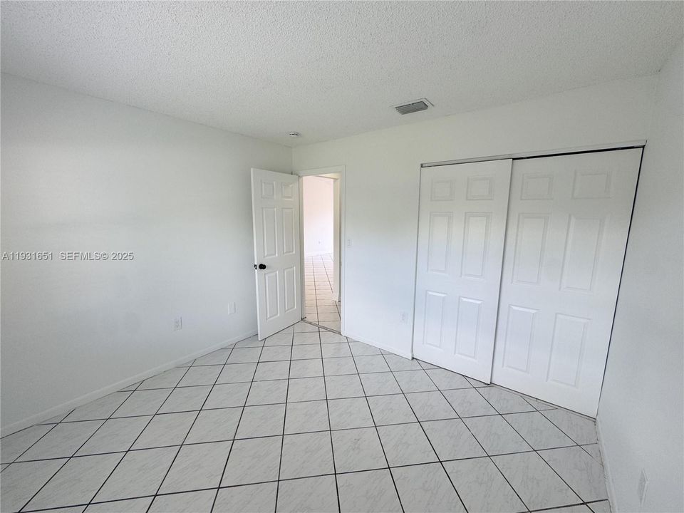 For Rent: $2,900 (3 beds, 2 baths, 1212 Square Feet)