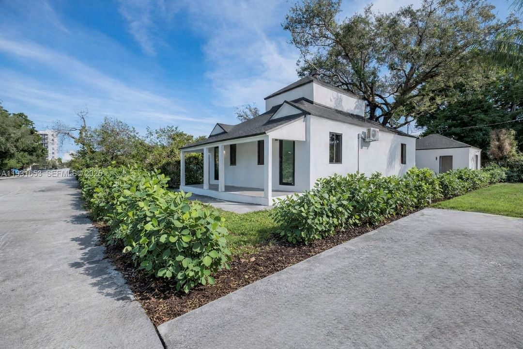 For Rent: $2,150 (2 beds, 1 baths, 1541 Square Feet)