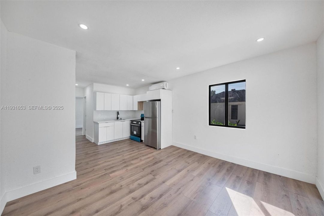 For Rent: $2,150 (2 beds, 1 baths, 1541 Square Feet)