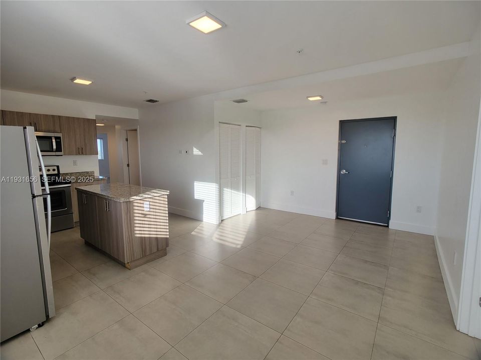 В аренду: $2,500 (3 спален, 2 ванн, 29413 Квадратных фут)