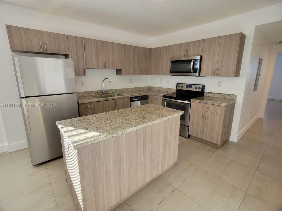 В аренду: $2,500 (3 спален, 2 ванн, 29413 Квадратных фут)