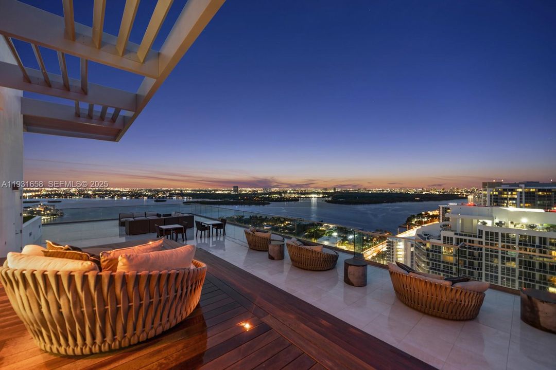 For Sale: $75,000,000 (6 beds, 7 baths, 8993 Square Feet)