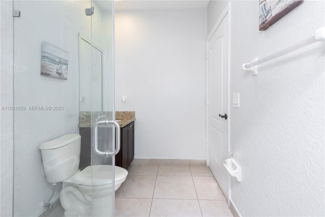 En Renta: $5,300 (4 camas, 3 baños, 2544 Pies cuadrados)