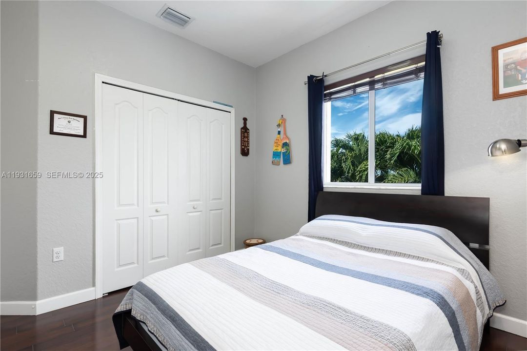 En Renta: $5,300 (4 camas, 3 baños, 2544 Pies cuadrados)