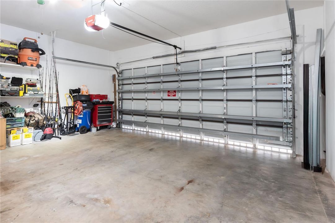 En Renta: $5,300 (4 camas, 3 baños, 2544 Pies cuadrados)