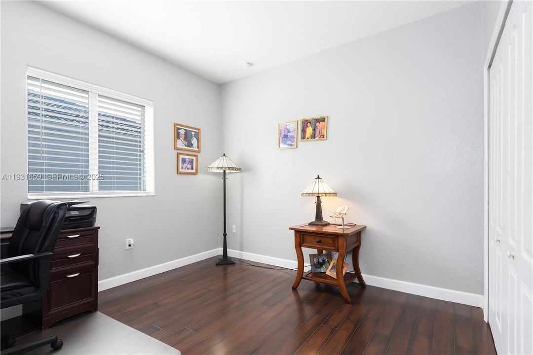 En Renta: $5,300 (4 camas, 3 baños, 2544 Pies cuadrados)