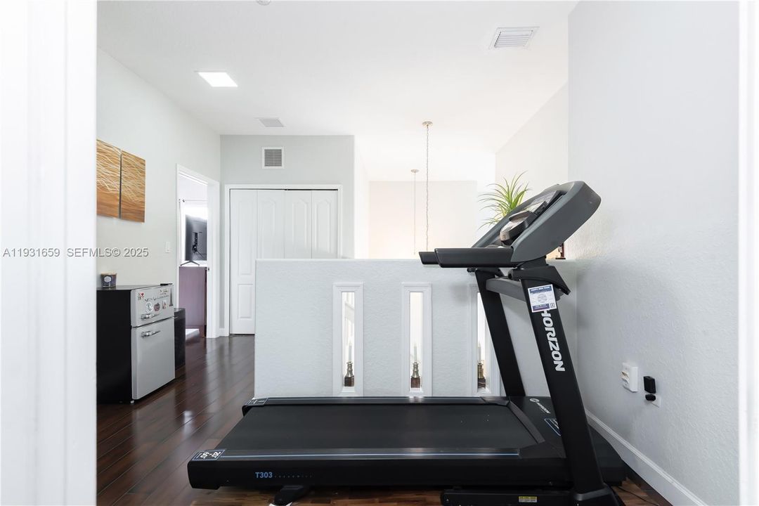 En Renta: $5,300 (4 camas, 3 baños, 2544 Pies cuadrados)