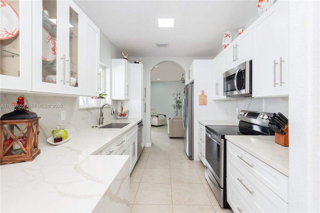 En Renta: $5,300 (4 camas, 3 baños, 2544 Pies cuadrados)