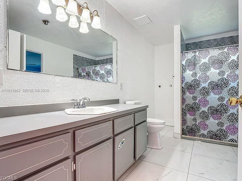 For Sale: $364,900 (5 beds, 2 baths, 0 Square Feet)