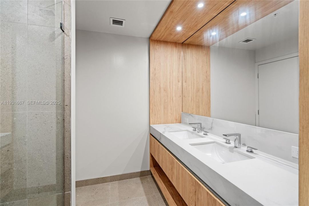 For Rent: $5,800 (2 beds, 2 baths, 0 Square Feet)