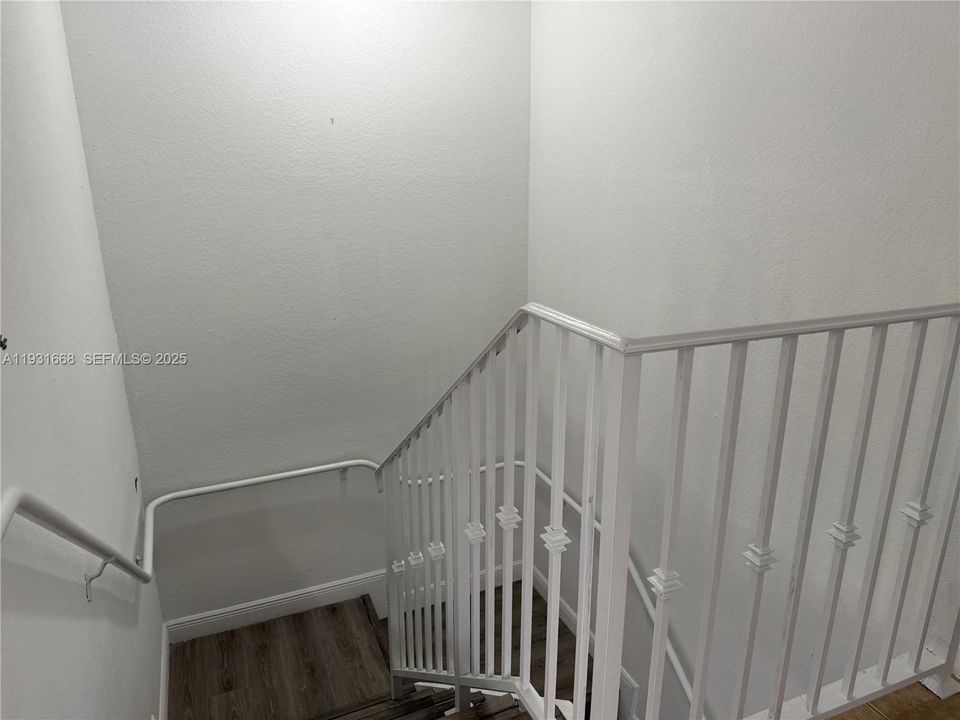 For Rent: $3,100 (3 beds, 3 baths, 1360 Square Feet)