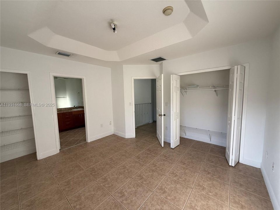 For Rent: $3,100 (3 beds, 3 baths, 1360 Square Feet)