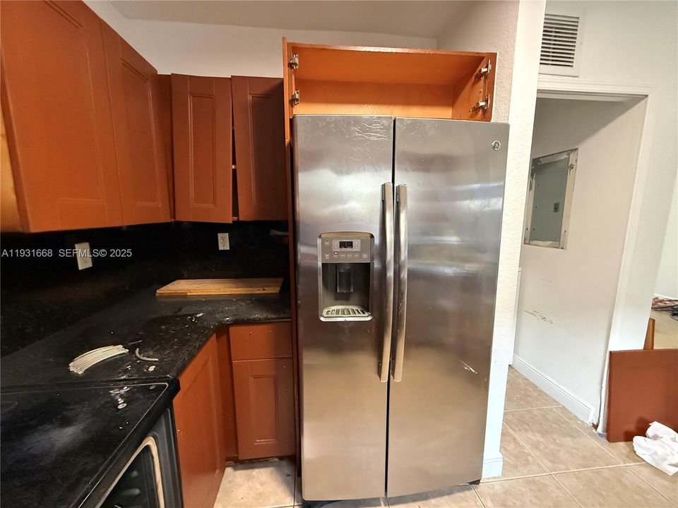 For Rent: $3,100 (3 beds, 3 baths, 1360 Square Feet)