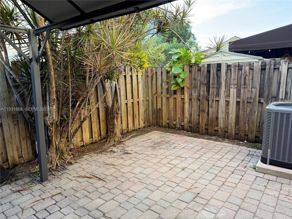 For Rent: $3,100 (3 beds, 3 baths, 1360 Square Feet)