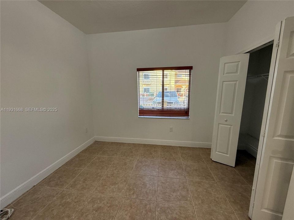 For Rent: $3,100 (3 beds, 3 baths, 1360 Square Feet)