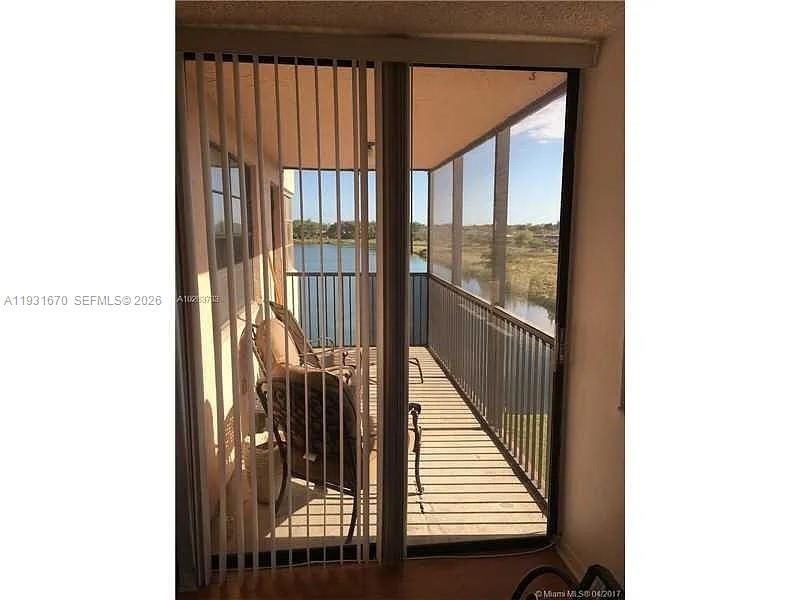 待售: $219,000 (2 贝兹, 2 浴室, 1468 平方英尺)