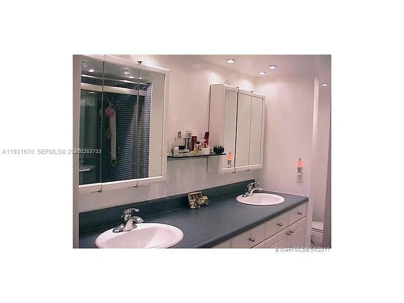 待售: $219,000 (2 贝兹, 2 浴室, 1468 平方英尺)