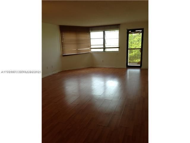 待售: $219,000 (2 贝兹, 2 浴室, 1468 平方英尺)