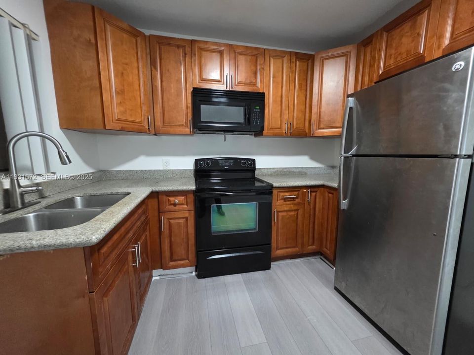 En Renta: $2,000 (4 camas, 2 baños, 1620 Pies cuadrados)