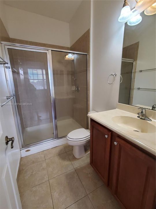 For Sale: $319,000 (2 beds, 2 baths, 1077 Square Feet)