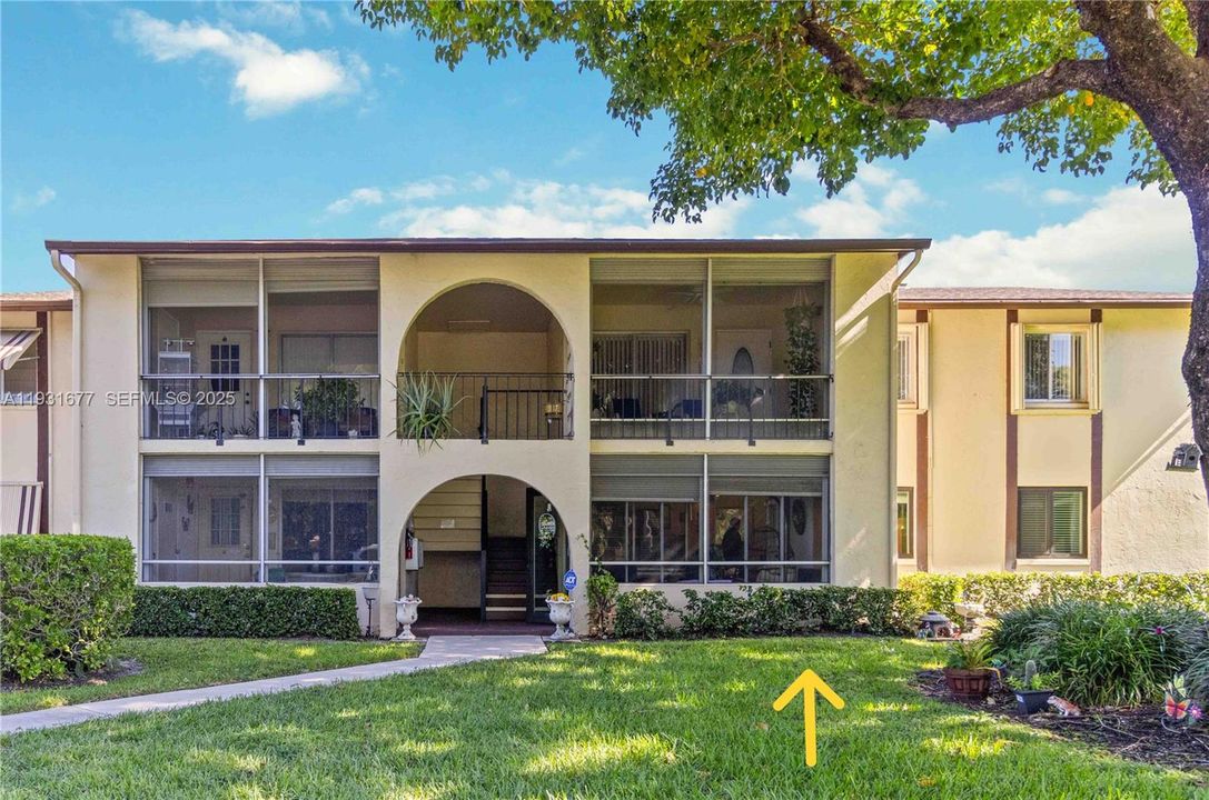 待售: $145,000 (2 贝兹, 1 浴室, 920 平方英尺)