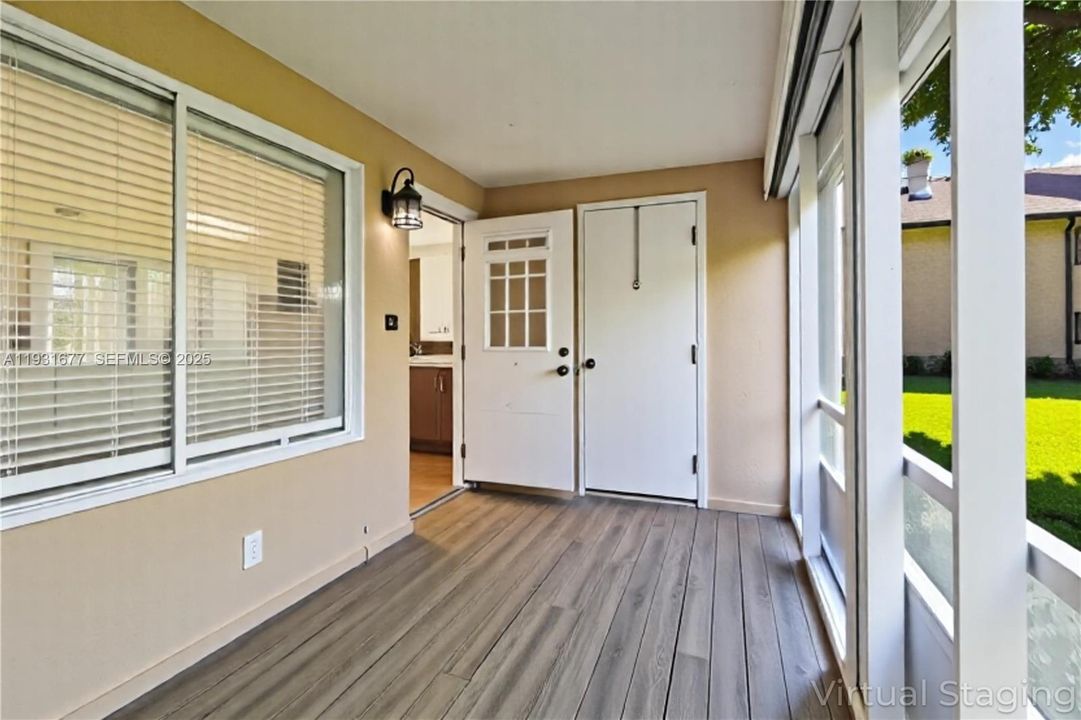 待售: $145,000 (2 贝兹, 1 浴室, 920 平方英尺)