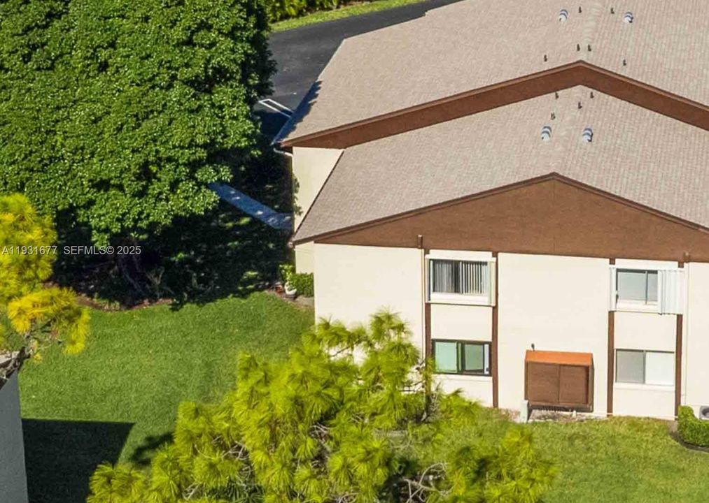 待售: $145,000 (2 贝兹, 1 浴室, 920 平方英尺)