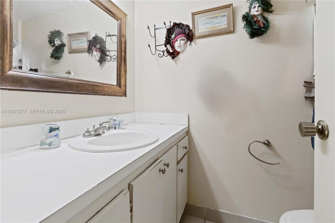 待售: $145,000 (2 贝兹, 1 浴室, 920 平方英尺)