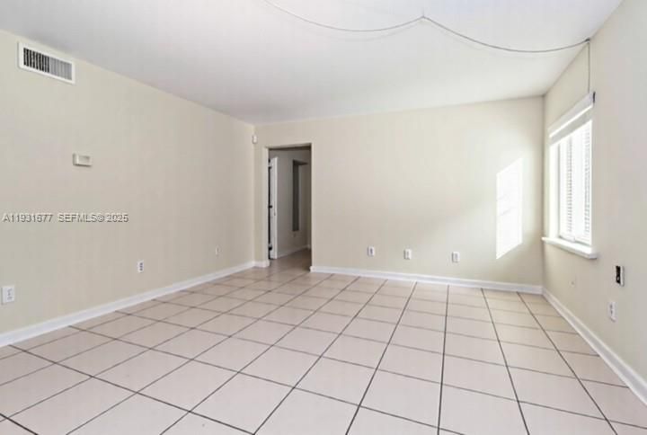 待售: $145,000 (2 贝兹, 1 浴室, 920 平方英尺)