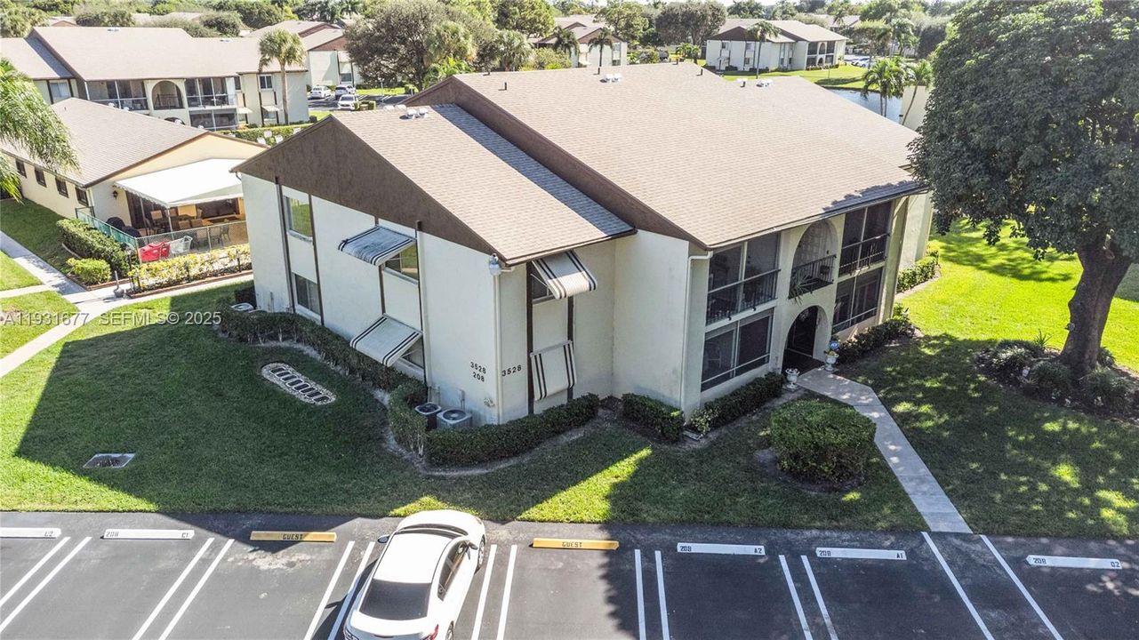 待售: $145,000 (2 贝兹, 1 浴室, 920 平方英尺)