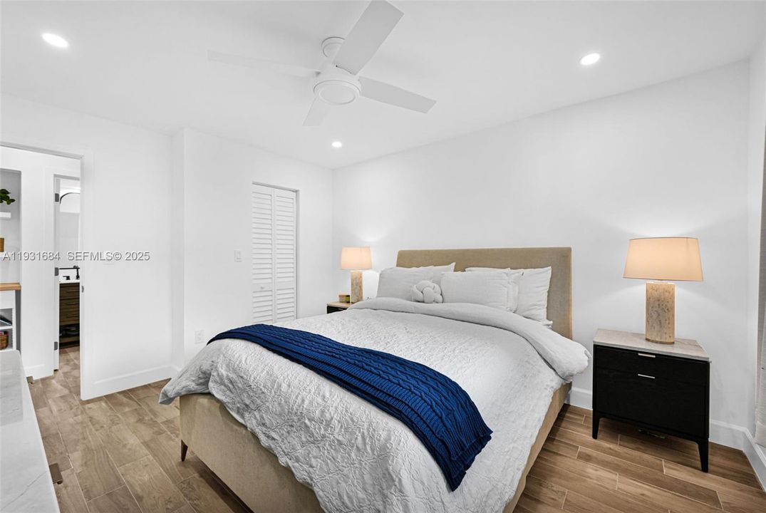 На продажу: $369,900 (2 спален, 1 ванн, 805 Квадратных фут)