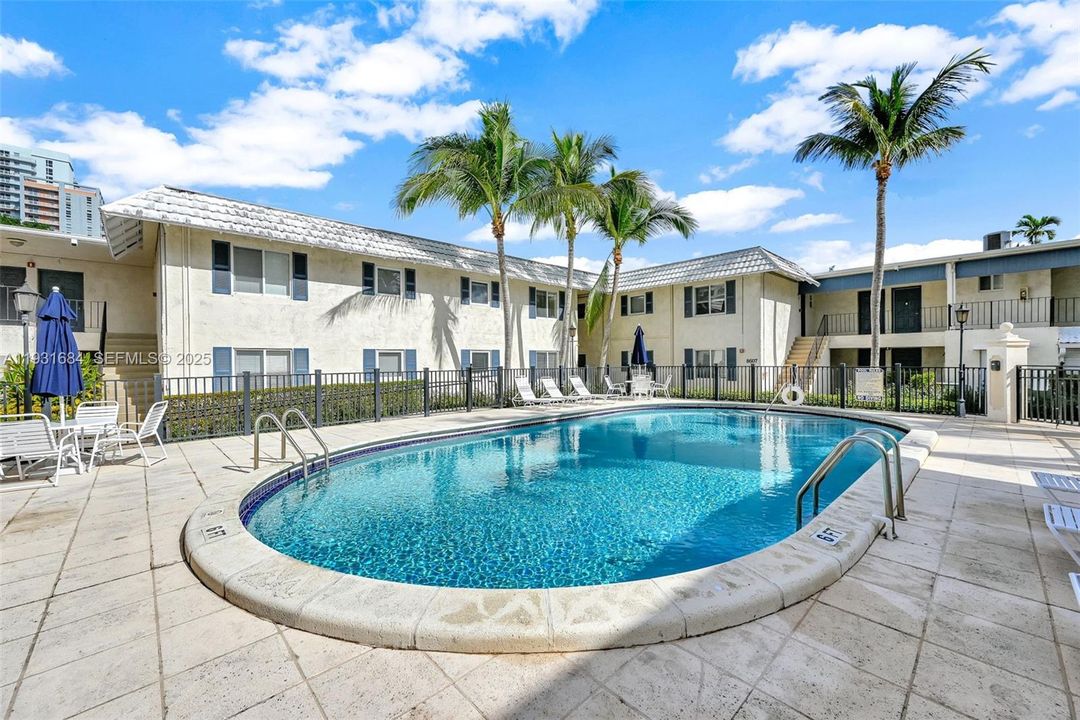 На продажу: $369,900 (2 спален, 1 ванн, 805 Квадратных фут)