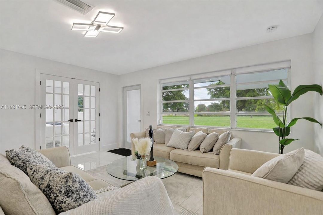 待售: $685,000 (4 贝兹, 2 浴室, 1489 平方英尺)