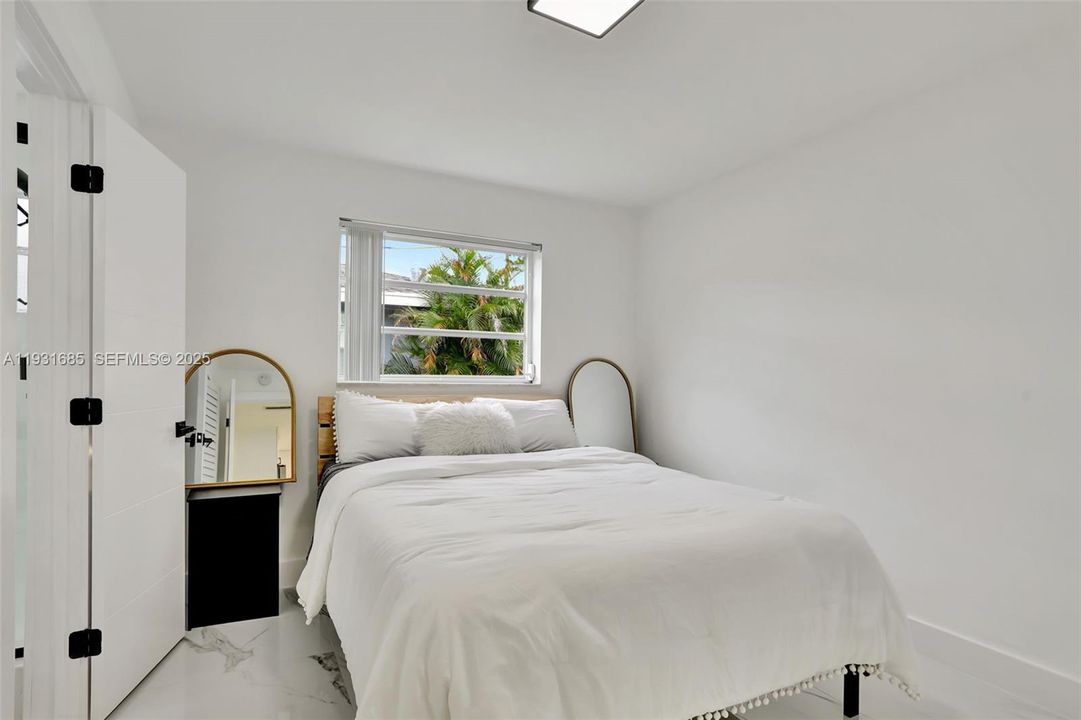 待售: $685,000 (4 贝兹, 2 浴室, 1489 平方英尺)