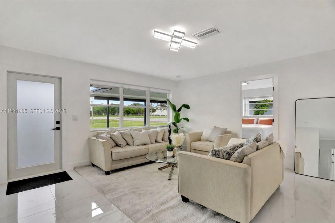 待售: $685,000 (4 贝兹, 2 浴室, 1489 平方英尺)