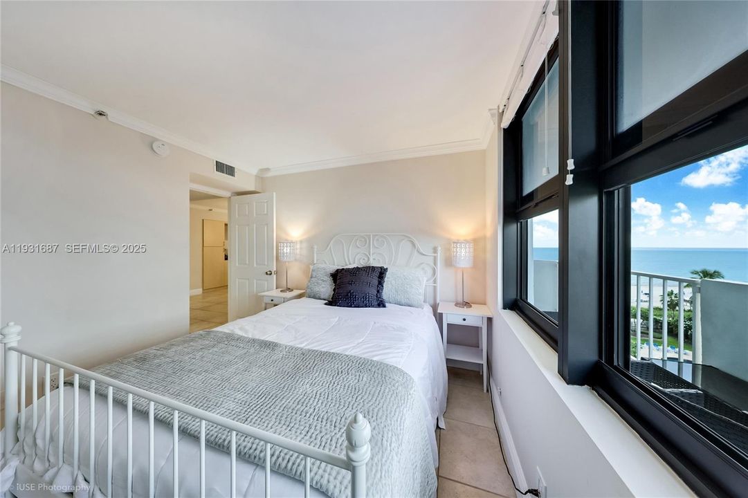 For Sale: $669,000 (2 beds, 2 baths, 874 Square Feet)