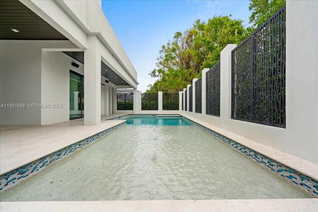 For Sale: $5,850,000 (4 beds, 6 baths, 5745 Square Feet)