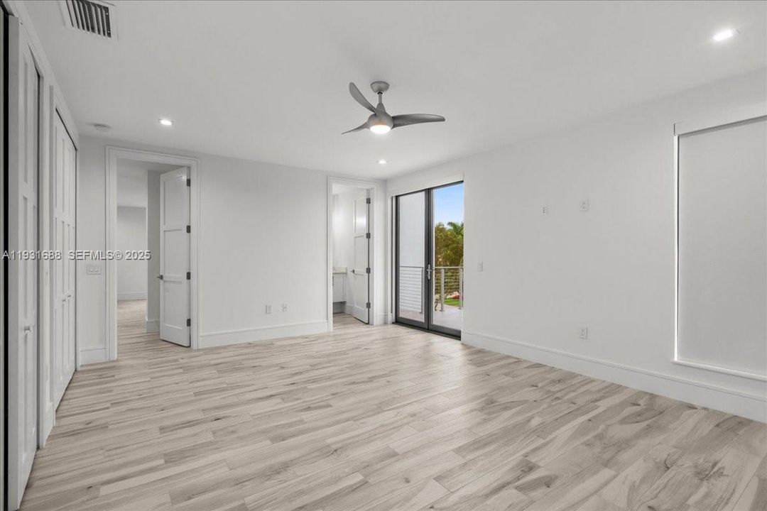 For Sale: $5,850,000 (4 beds, 6 baths, 5745 Square Feet)