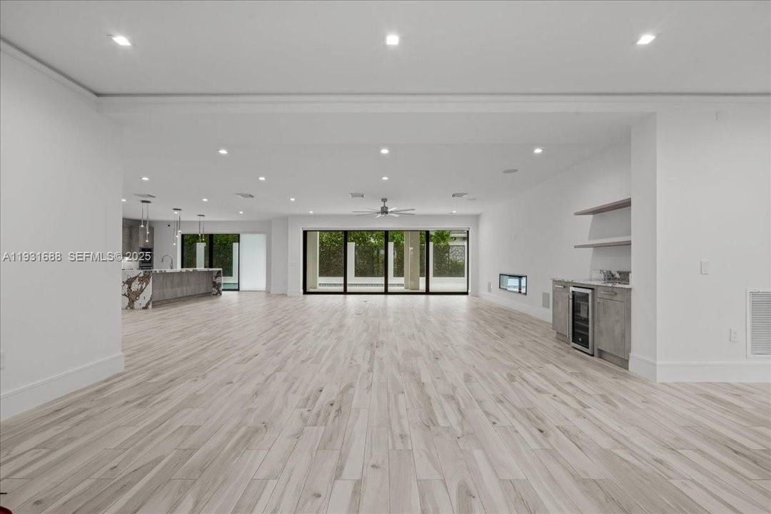 For Sale: $5,850,000 (4 beds, 6 baths, 5745 Square Feet)