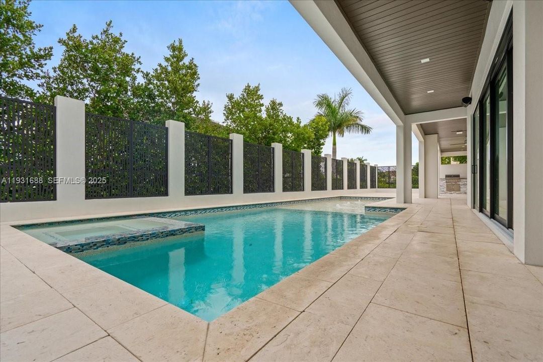 For Sale: $5,850,000 (4 beds, 6 baths, 5745 Square Feet)