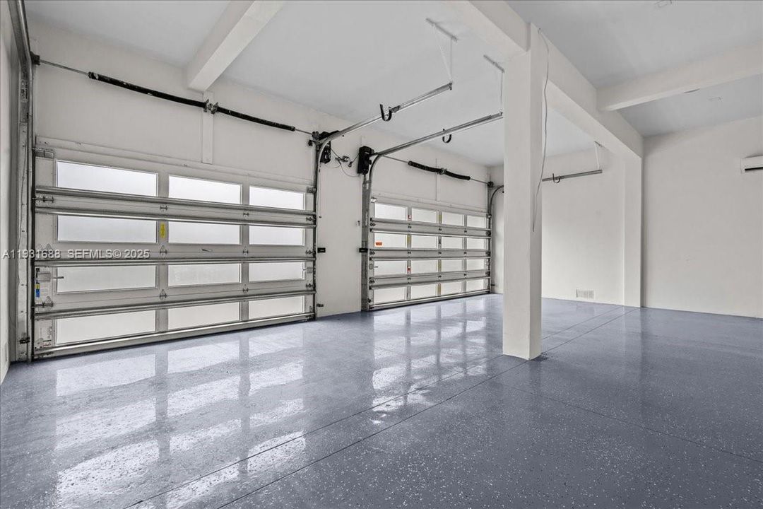 For Sale: $5,850,000 (4 beds, 6 baths, 5745 Square Feet)