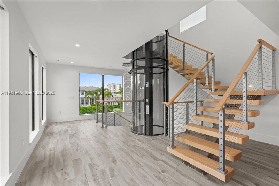 For Sale: $5,850,000 (4 beds, 6 baths, 5745 Square Feet)