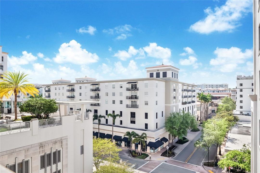 На продажу: $850,000 (2 спален, 2 ванн, 895 Квадратных фут)