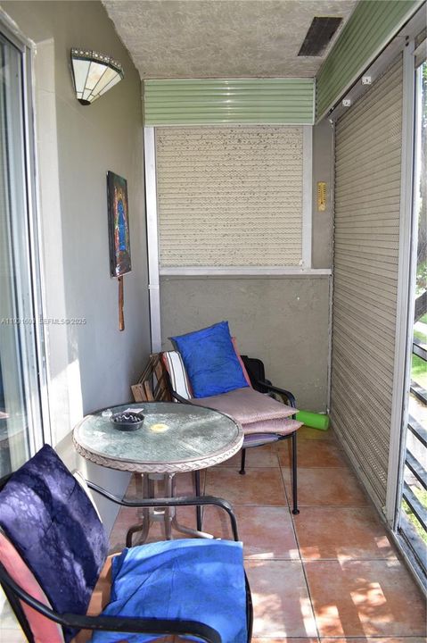 For Sale: $99,999 (1 beds, 1 baths, 590 Square Feet)