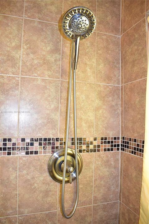 For Sale: $99,999 (1 beds, 1 baths, 590 Square Feet)