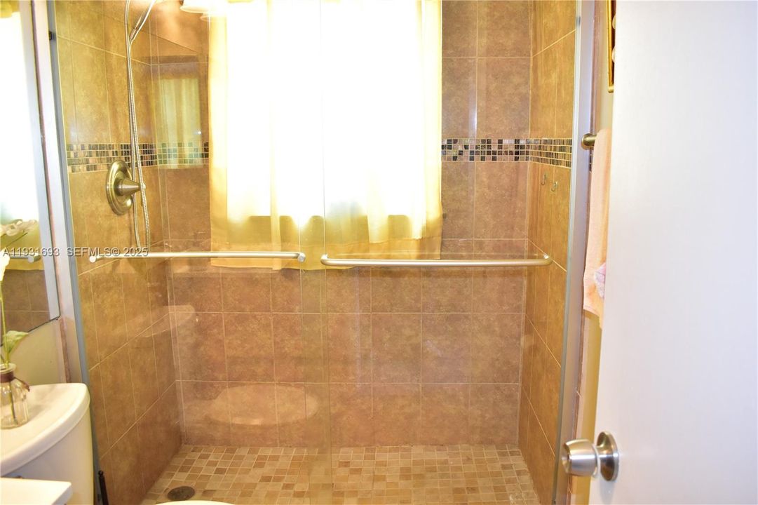 For Sale: $99,999 (1 beds, 1 baths, 590 Square Feet)