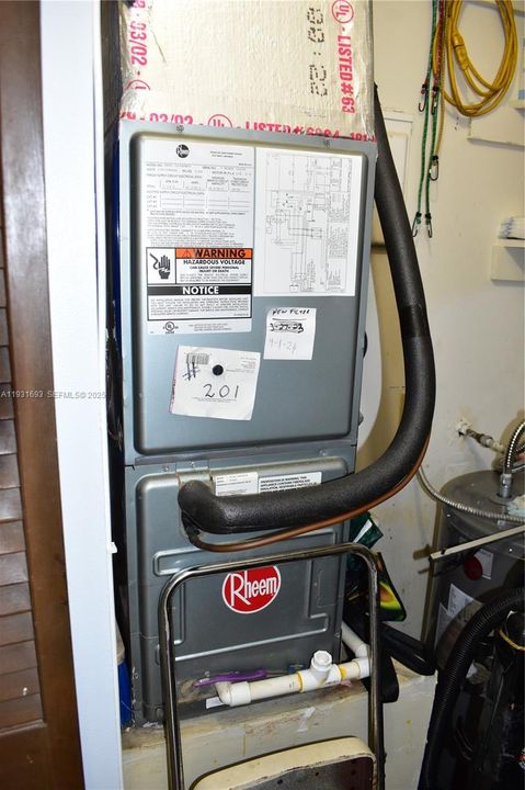 For Sale: $99,999 (1 beds, 1 baths, 590 Square Feet)