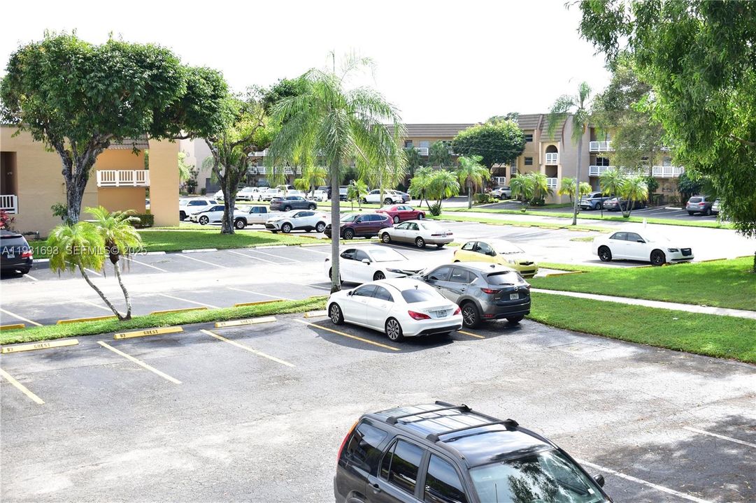 For Sale: $99,999 (1 beds, 1 baths, 590 Square Feet)